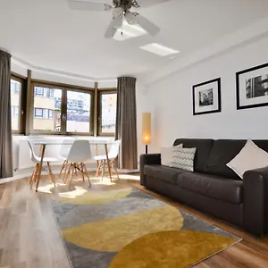 https://marlyn-lodge-city-of-london.cambridgehotelsuk.com